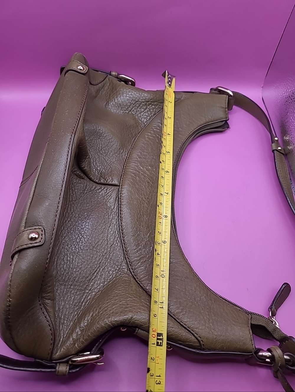 Vintage Etienne Aigner Leather Hobo Shoulder Bag in Olive Green - Picture 14 of 15